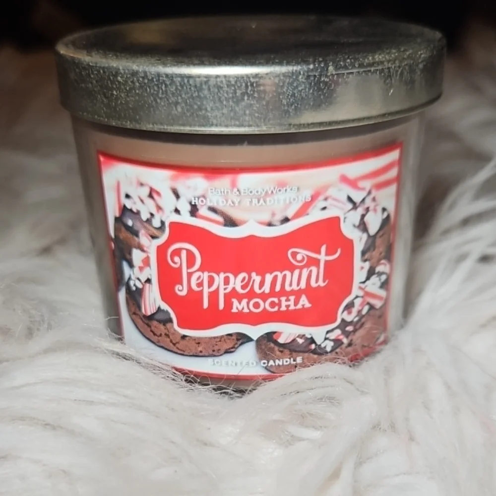 Bath & Body Works Peppermint Mocha Candle | 4 oz | Discontinued | Holiday Scent